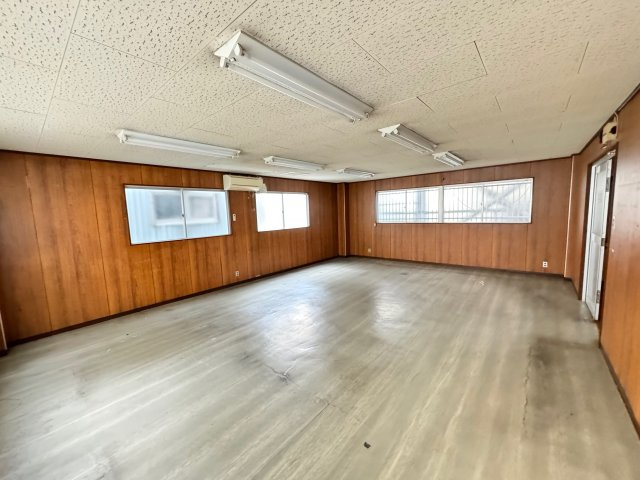 神港ビルの内装|内装は落ち着いています