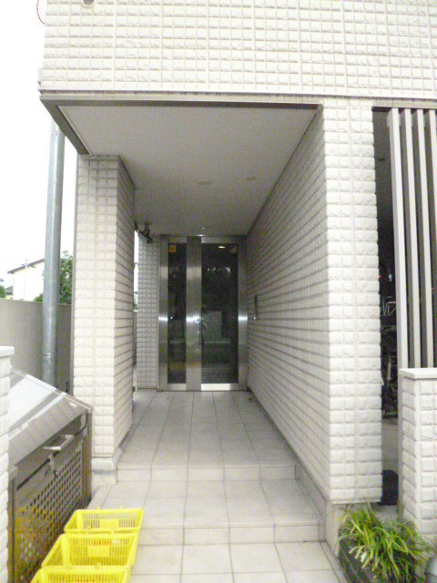 メープルヴィレッジのエントランス|★オートロック対応エントランス★