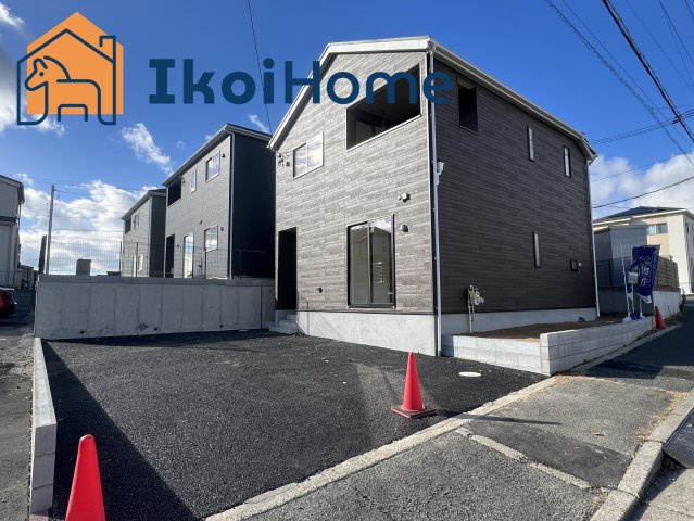 明石市大久保町大窪　新築戸建　第17　3号棟のエントランス|●年中無休:当日予約可●木目のかわいい色の玄関です。人気のスマート電子気キー付です。