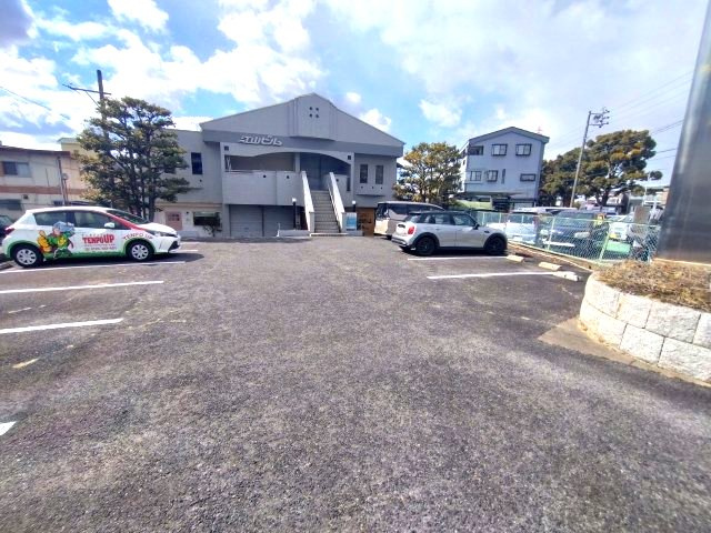 江山ビルの駐車場
