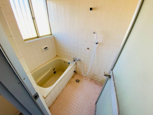 富里市根木名　中古戸建の浴室