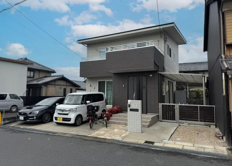 近江八幡市中村町　中古戸建の外観