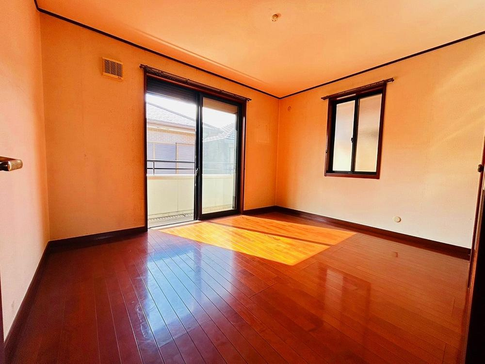 仁和寺本町5丁目　中古一戸建ての洋室|洋室6.69帖
■物件内覧・資金計画相談・住宅ローン相談、リフォーム相談、お問合せ受付中■
※当日・翌日のご内覧、ご相談はお電話でのお問合せがスムーズです！