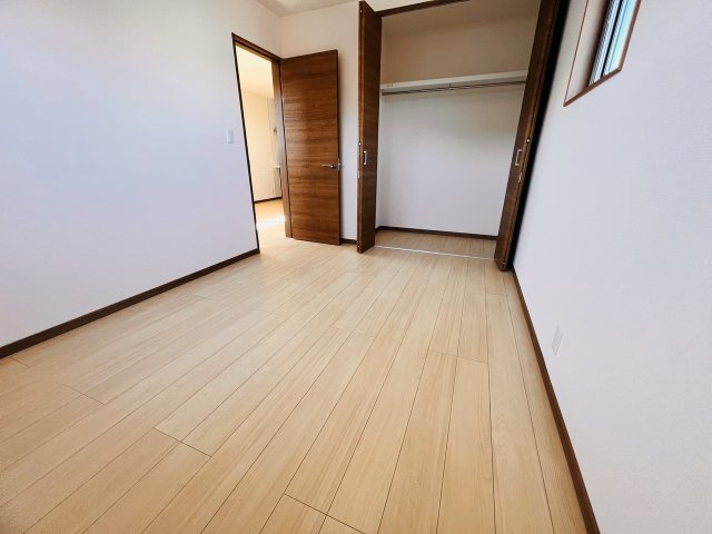 リッツ広川の洋室