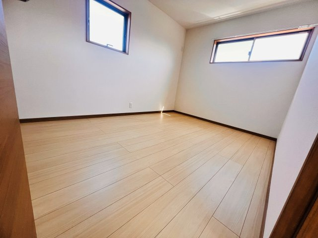 リッツ広川の洋室