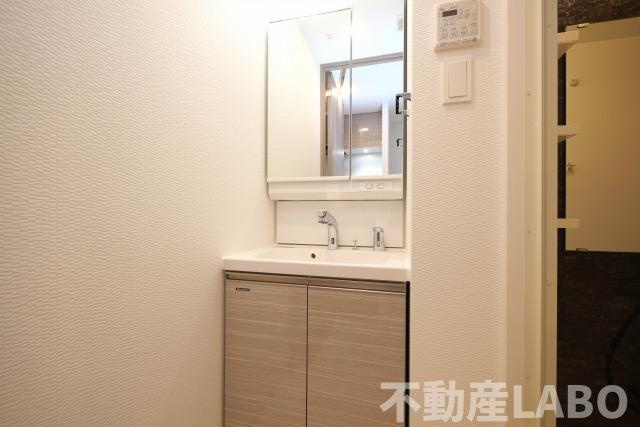 S-RESIDENCE難波大国町dominaの洗面所