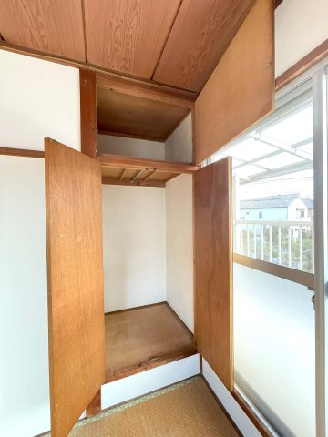 八丁目貸家の収納