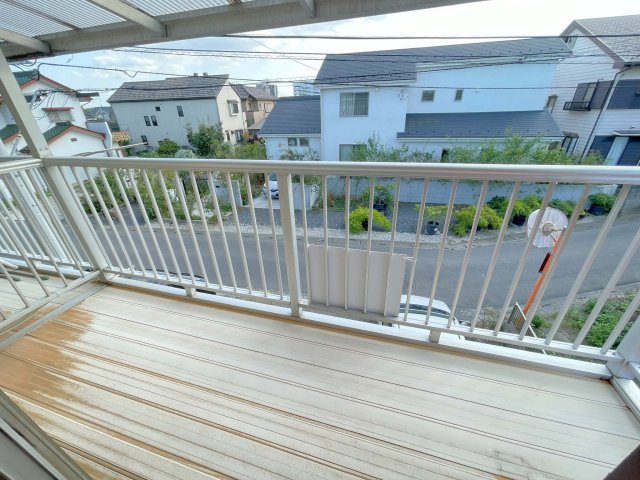 八丁目貸家のバルコニー