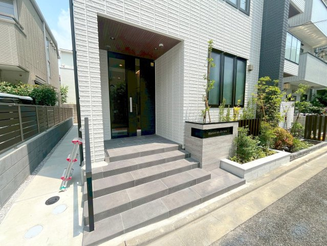 メゾン・ド・オリオンのエントランス|★オートロック付きエントランス★