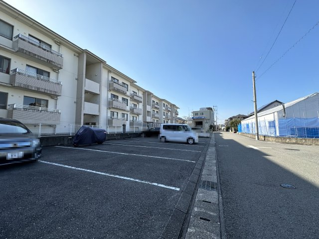 TERRACE Iの駐車場