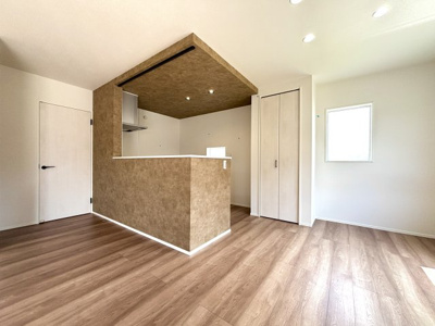 【ダイニング】