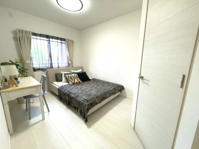 アンビシャス南柏の洋室|(1)6.0帖です。ウォークインクローゼット付きです。