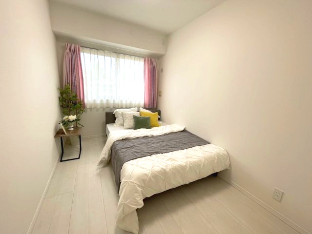 アンビシャス南柏の洋室|(3)明るい洋室です。