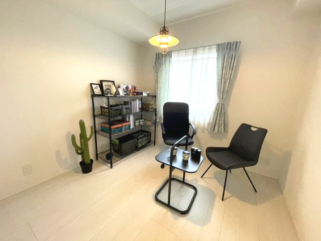 アンビシャス南柏の洋室|(2)すべての洋室にクローゼットが設置されています。