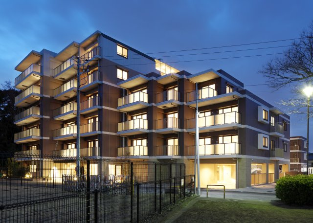 アンビシャス南柏の外観|夕方の外観です。