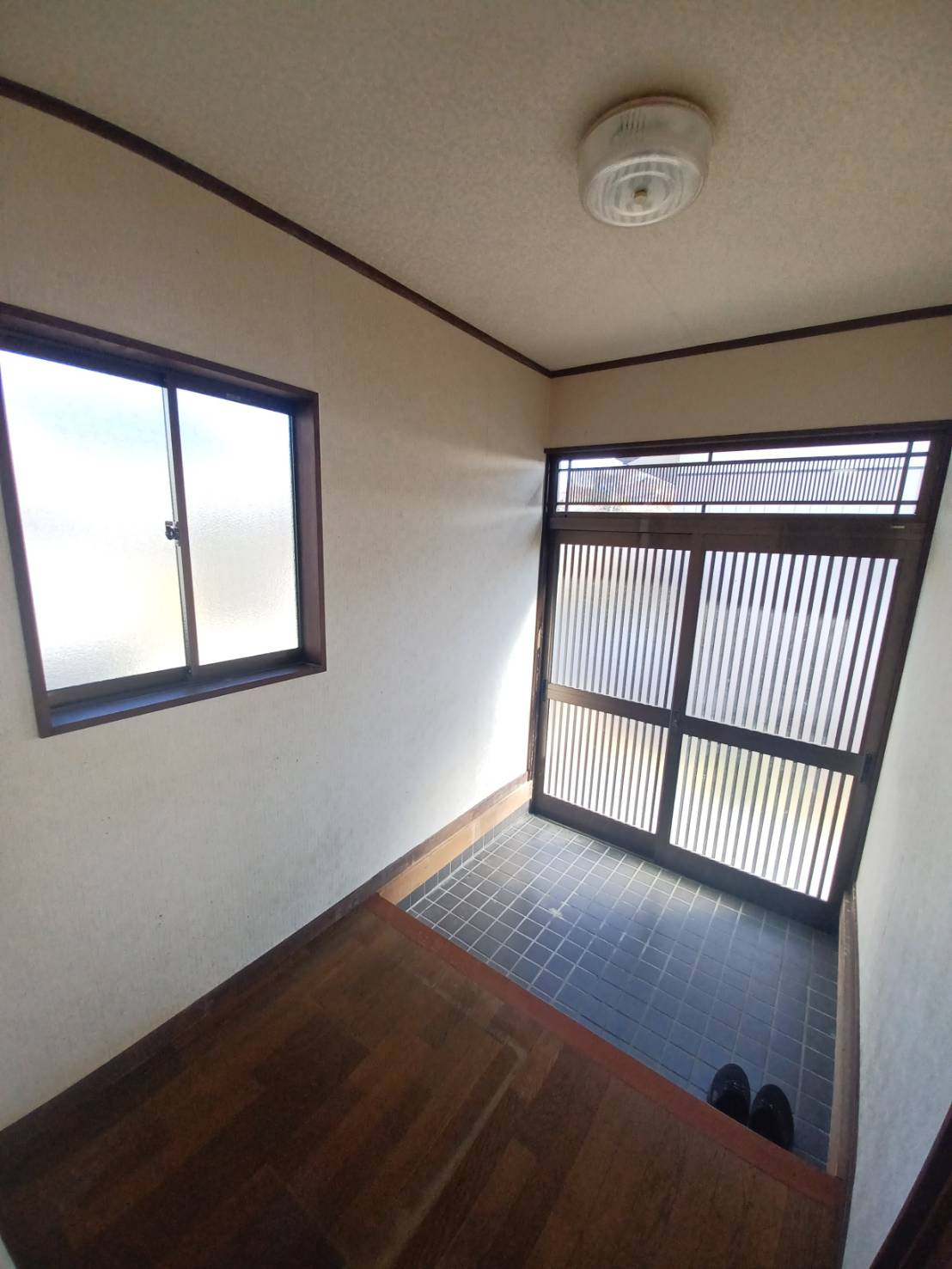 Reno Wakaba Iwakiの玄関