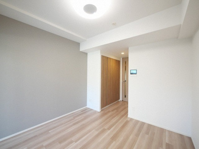 【居間・リビング】 | ルネフラッツ谷町四丁目 | ゆったり過ごせるリビングです