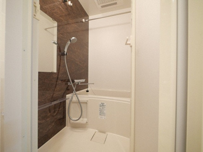 【浴室】 | ルネフラッツ谷町四丁目 | 落ち着いた空間のお風呂です