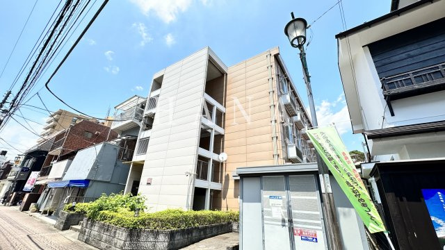 レオパレスソリティア青梅の外観