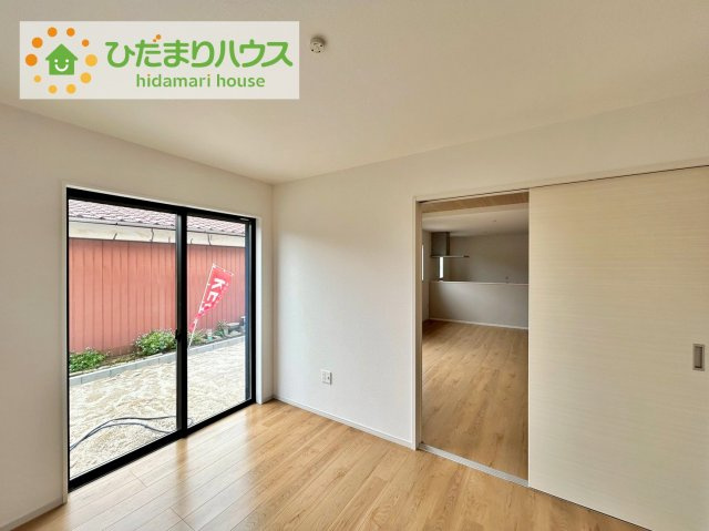 日立市東金沢町8期　新築戸建の洋室|夏場に心地良いひんやり感はフローリングならでは☆彡