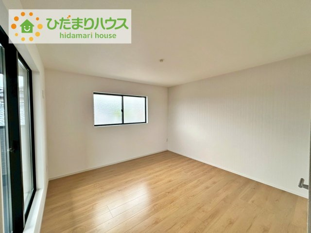 日立市東金沢町8期　新築戸建の寝室|広めの主寝室は、ベッドの他にもパソコンデスクやドレッサーなども置けちゃいます(*^-^*)