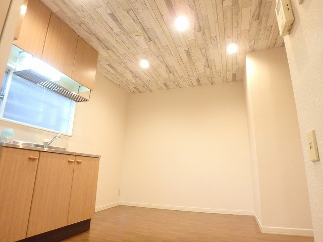 サニーハイツ神戸B