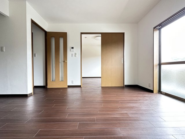 グランパレスパゴダの居間・リビング