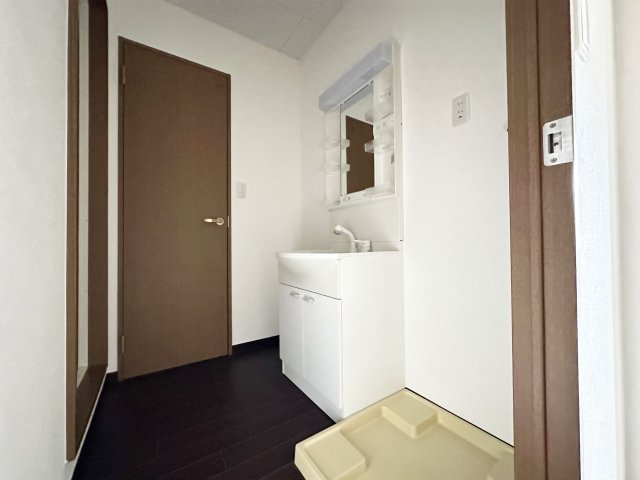 グランパレスパゴダの独立洗面台