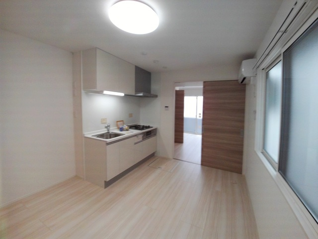 D-room旗塚通の居間・リビング