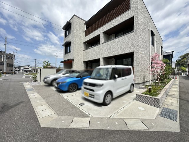 ベレオ中須賀の駐車場