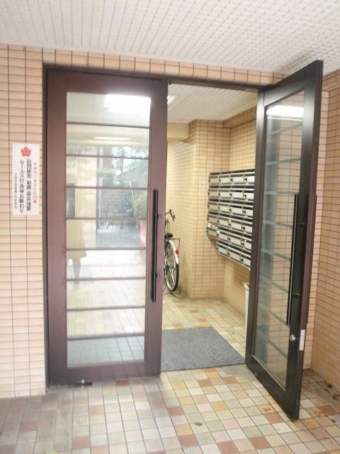 国分寺パークサイドマンションのエントランス