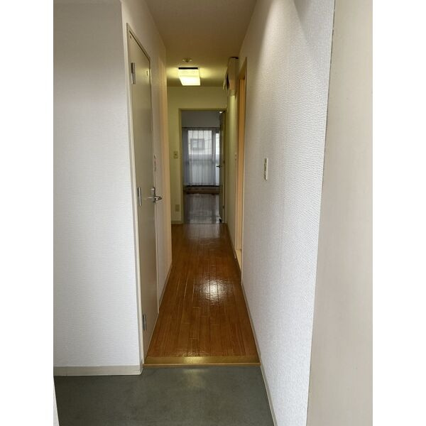 ステージア日進の玄関