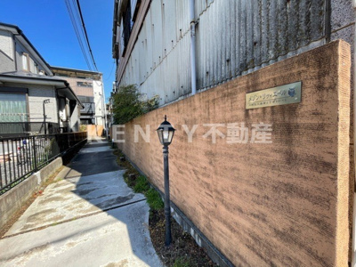 【エントランス】 | メゾン・リヴィエール | 建物の内部です