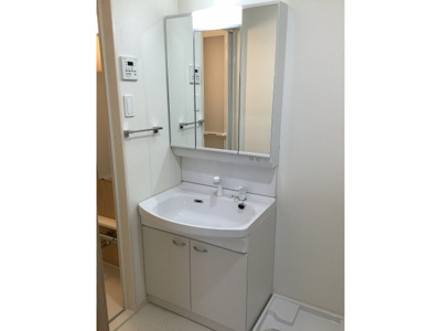 【洗面所】 | ALiSS歯科大前 | ゆったりとスペースのある洗面所