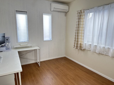 【洋室】 | 西吉田中古住宅 | 使い勝手のいい洋室です