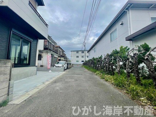 茅ヶ崎市下町屋　新築戸建の外観|前面道路