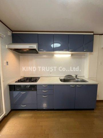 中津リバーサイドコーポC棟のキッチン|コンパクトなキッチンで掃除もラクラク