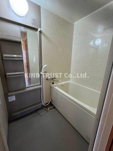 中津リバーサイドコーポC棟の浴室|落ち着いた空間のお風呂です