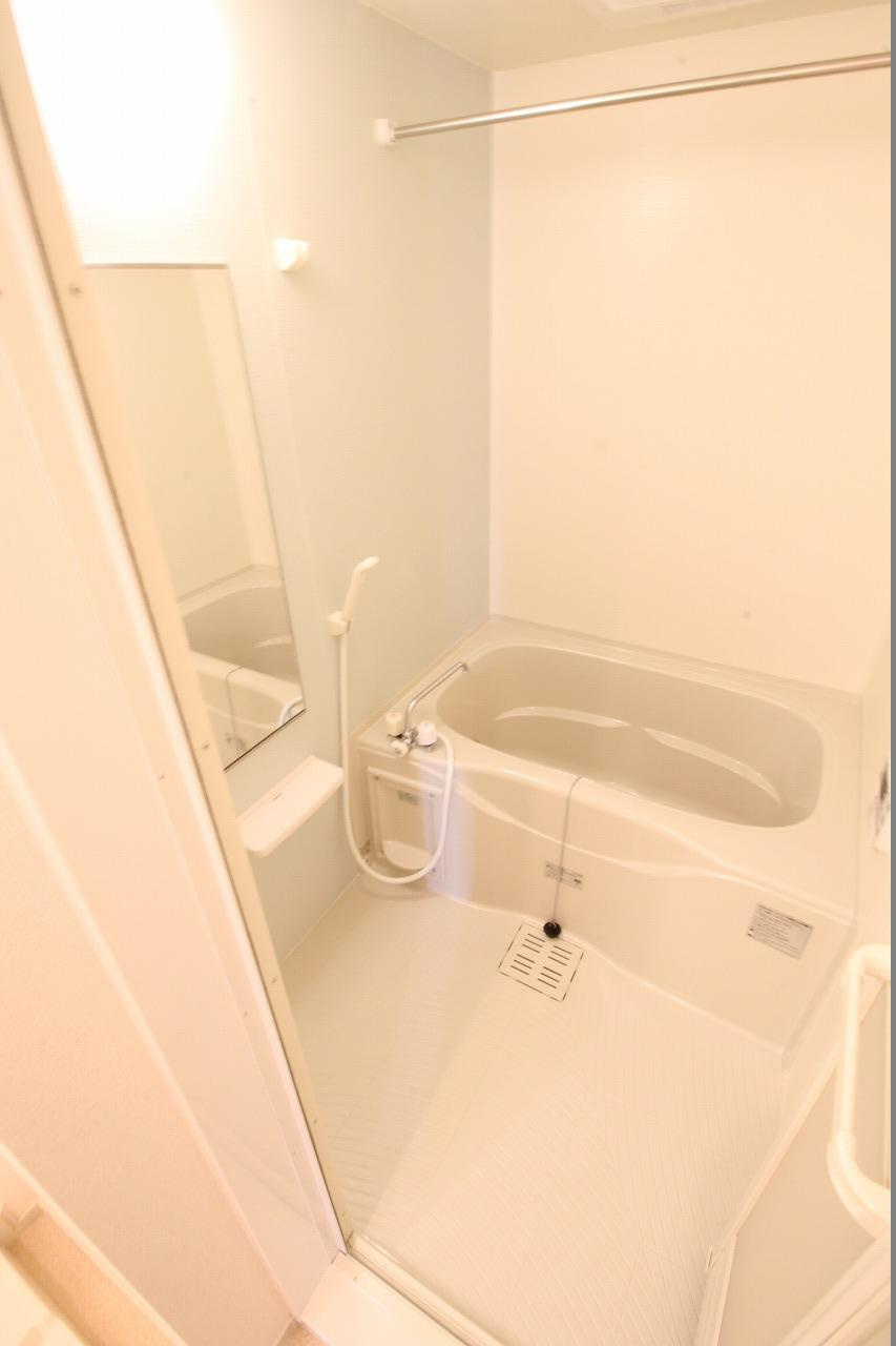 フィオーレ王子Ⅰの浴室|※お部屋により仕様が異なる場合があります。
