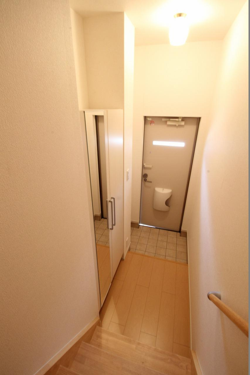 フィオーレ王子Ⅰの玄関|※お部屋により仕様が異なる場合があります。