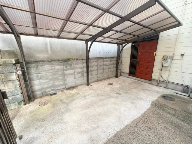 木川西貸家の駐車場