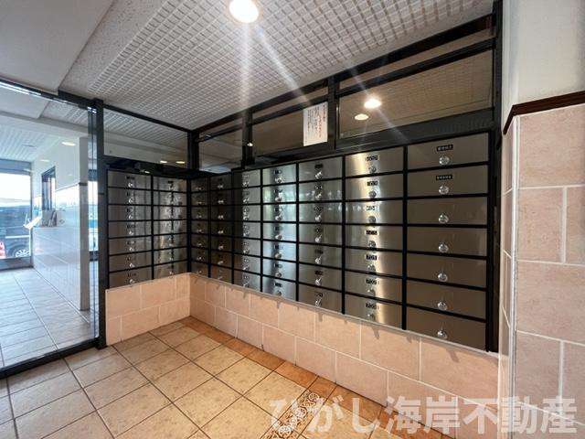 ライオンズマンション湘南緑が浜の設備|郵便ポスト