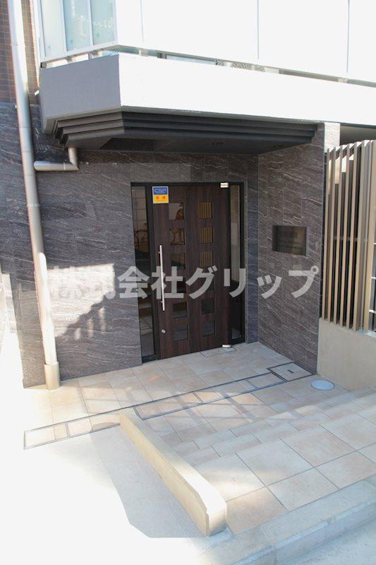 ハーモニーレジデンス横浜大通り公園EIRAKUのエントランス