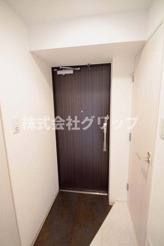 ハーモニーレジデンス横浜大通り公園EIRAKUの玄関