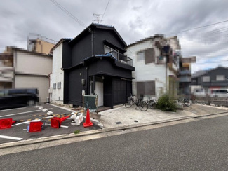 【前面道路含む現地写真】 | 大野芝町　中古戸建 | 現地見学当日から承っております♪現地周辺の環境や、駅までの道のりなど周辺環境も合わせてご確認いただき、ぜひご検討ください！