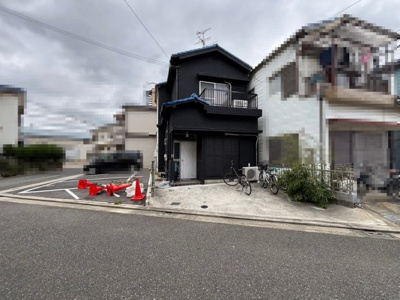 【前面道路含む現地写真】 | 大野芝町　中古戸建 | ☆和室ございます☆一息つく時の癒しの空間や客間にも使えますね！