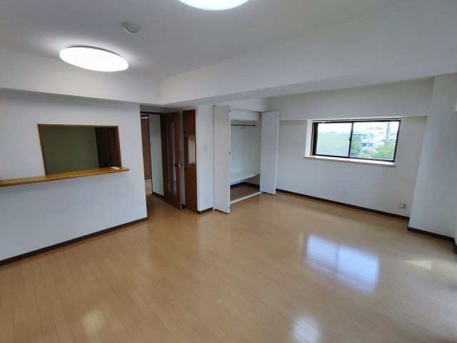 ヴィラージュ高幡不動の居間・リビング|ゆったり過ごせるリビングです