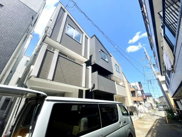 横浜市鶴見区矢向４丁目の新築一戸建の外観|同仕様物件もご案内をさせて頂きます。
お車でご自宅まで送迎承ります。