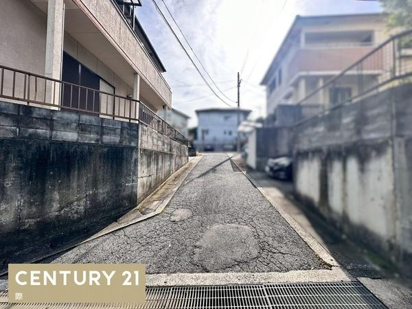 紀の川市貴志川町北の中古一戸建の前面道路含む現地写真