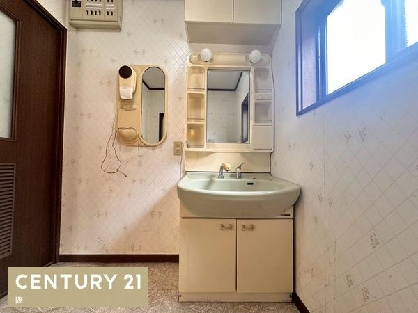 紀の川市貴志川町北の中古一戸建の独立洗面台